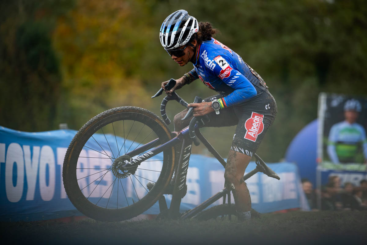 Rugpijn houdt Alvarado weg van Zonhoven