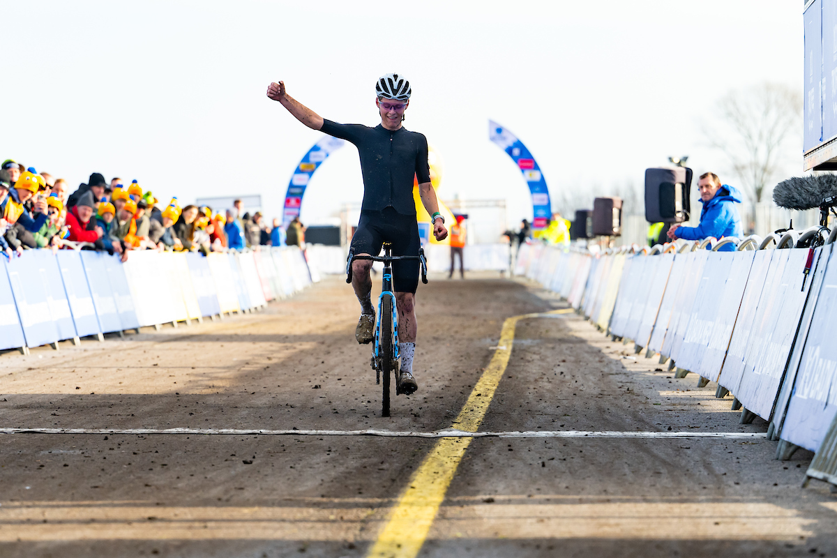 Max Heiner Oertzen zegeviert in Koksijde