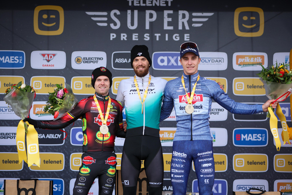 SP Middelkerke 25 credit Yefrifotos podium heren.jpeg (234 KB)