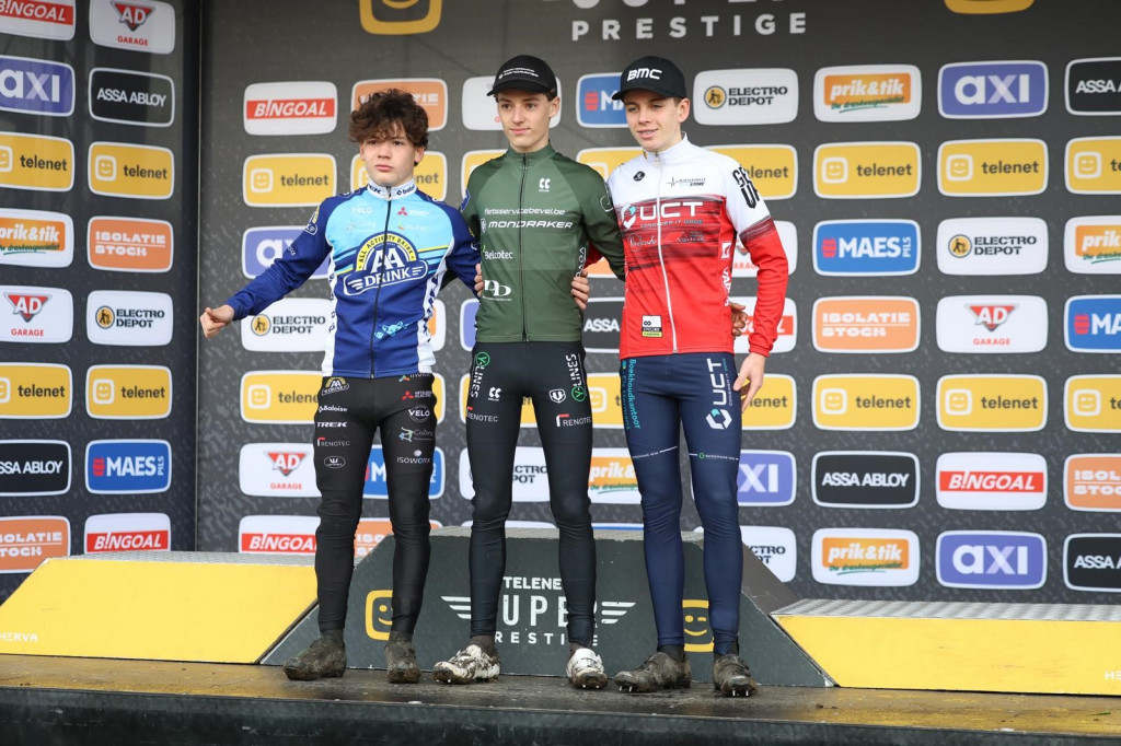 SP Niel credit Bram podium nieuwelingen 1ste j.jpeg (225 KB)