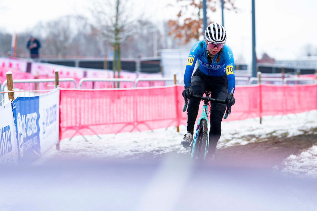 BK1_7698.jpg (145 KB)