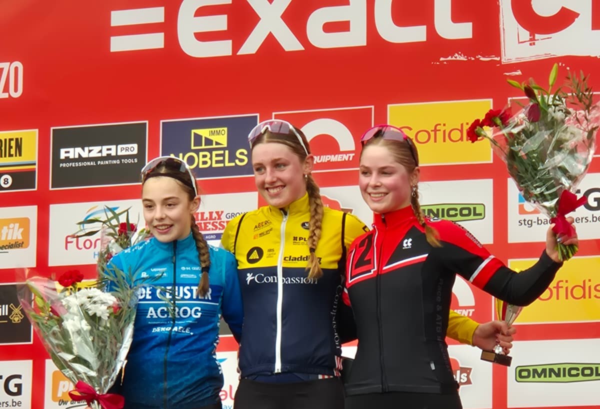 Leiecross 25 podium junioren dames.jpeg (170 KB)