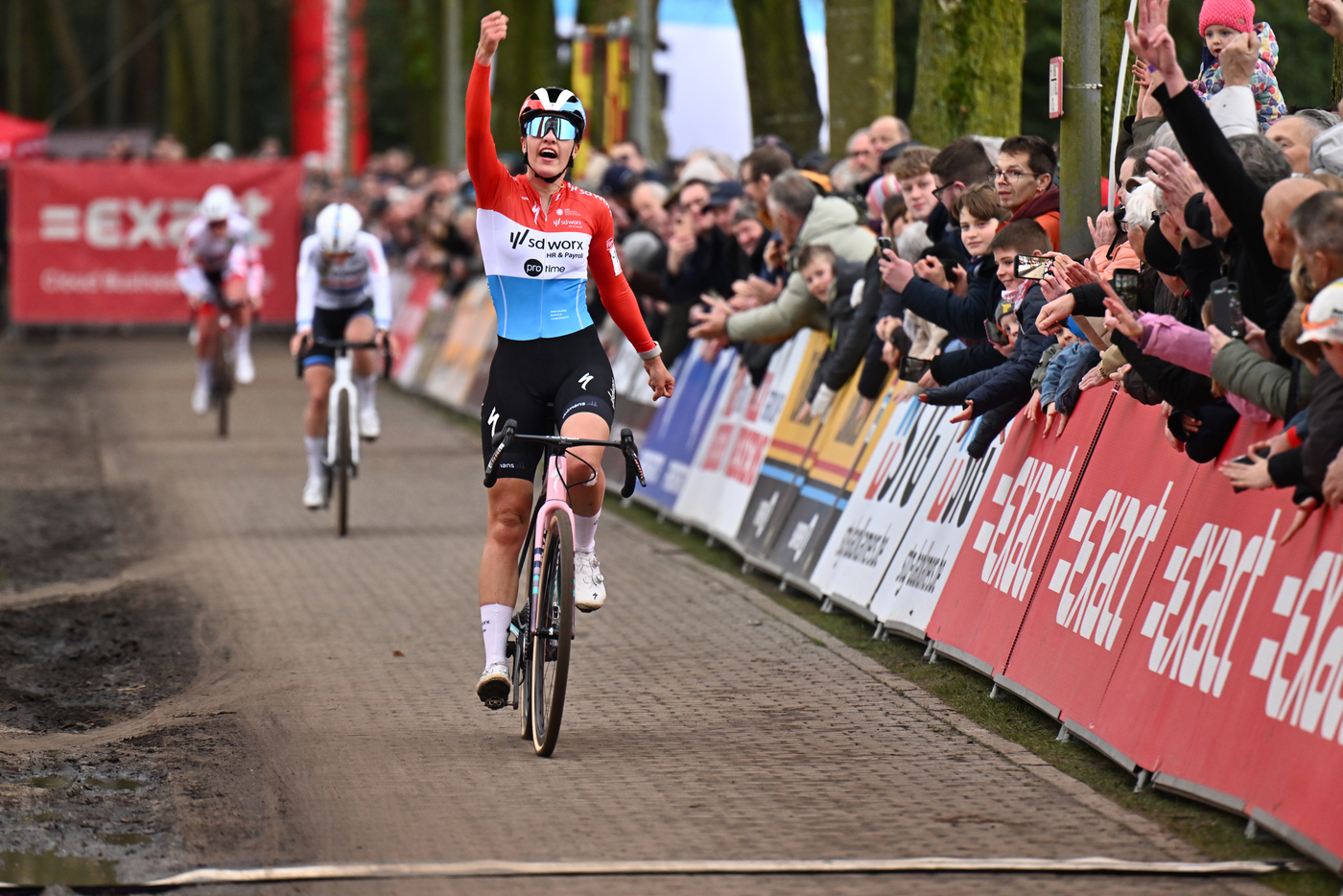 Marie Schreiber op hoogste schavotje in Maldegem