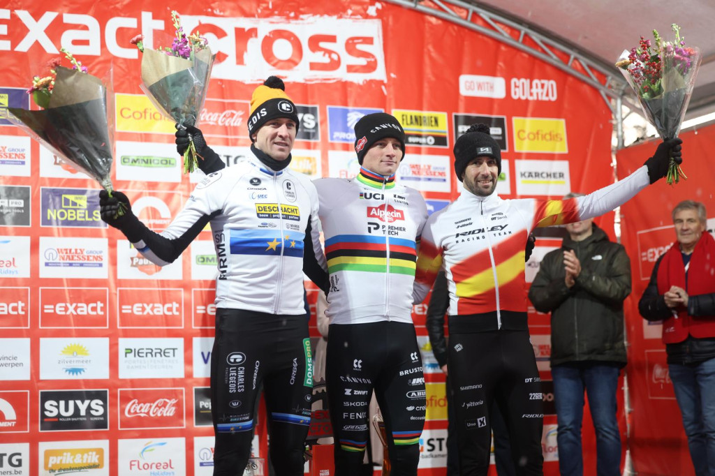 Mol 26 credit Bram podium heren.jpeg (230 KB)