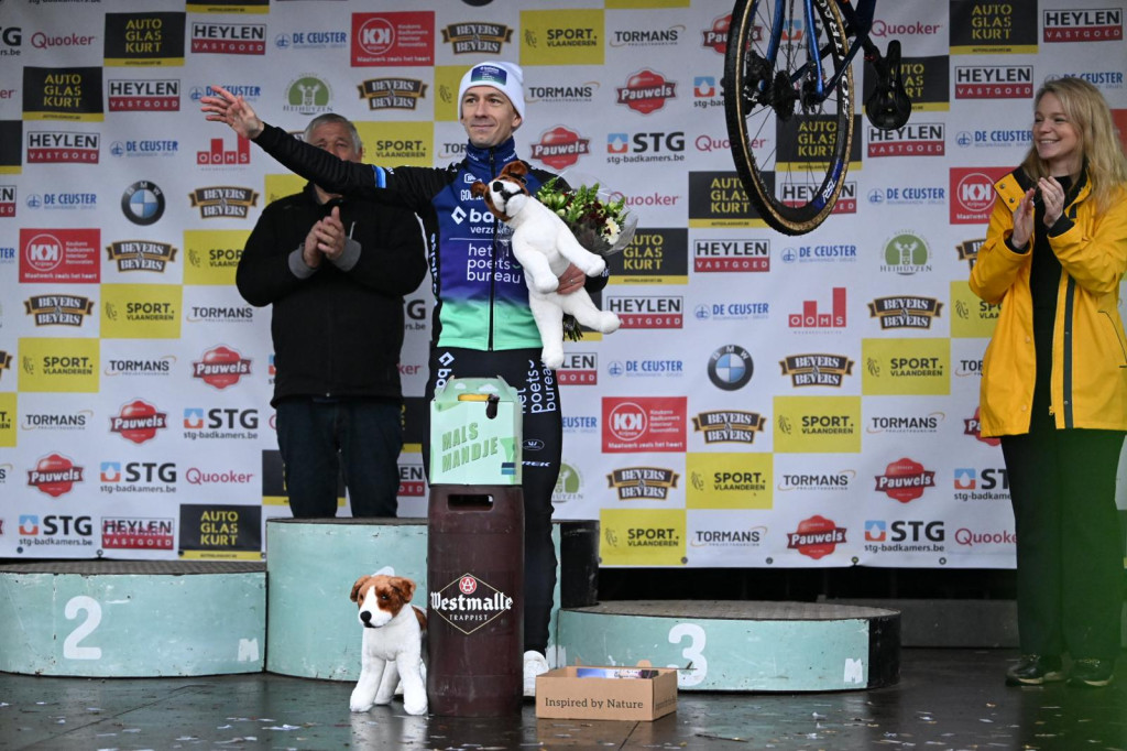 Credit Julien Lars stopt.jpeg (218 KB)