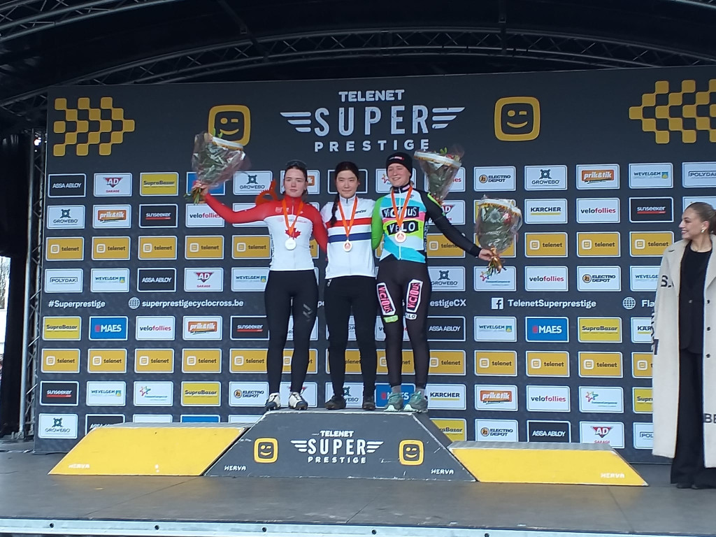 junioren dames.jpeg (242 KB)