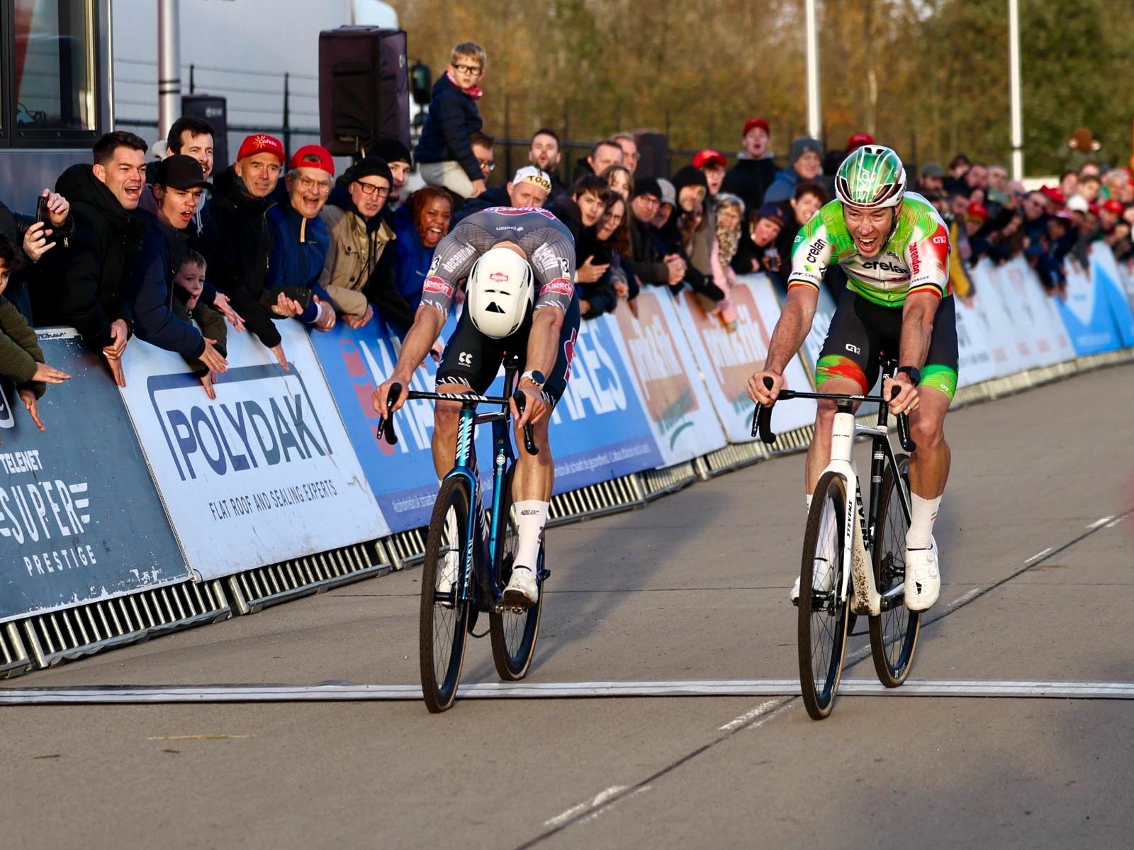 Sweeck klopt Vandeputte op de meet in Niel