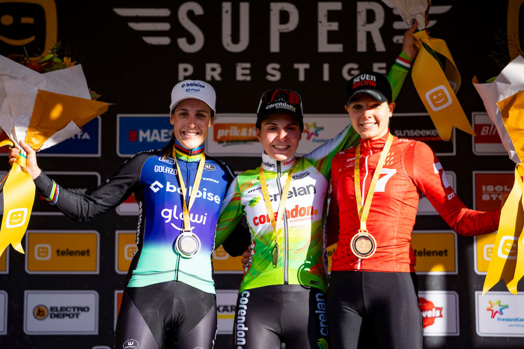 HLM_6537 podium dames Overijse.jpg (217 KB)