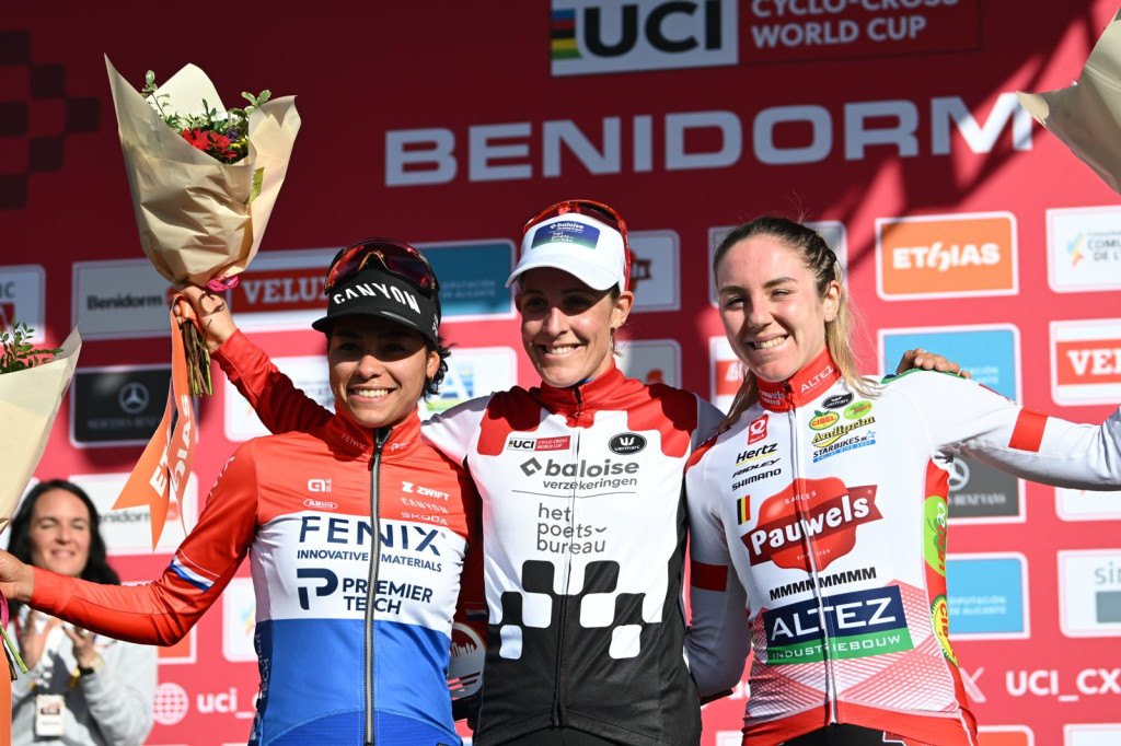 WB Benidorm 26 credit Ethan podium dames.jpeg (218 KB)