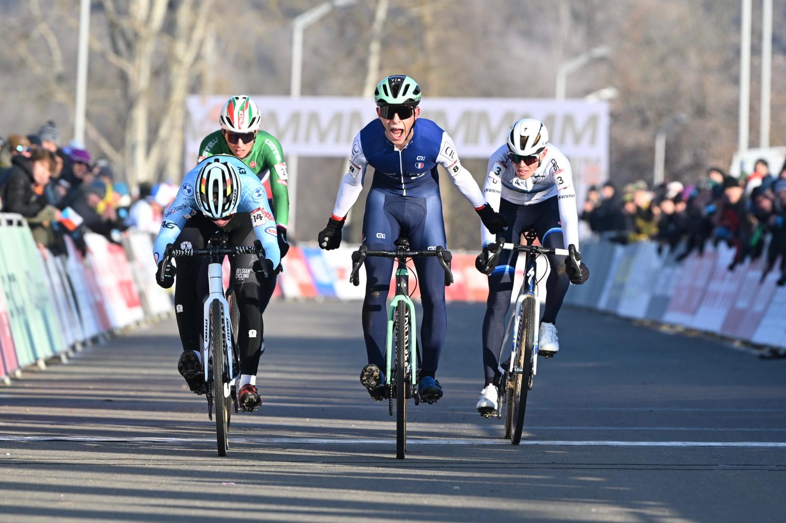 Junioren openen Wereldbeker veldrijden in Tabor