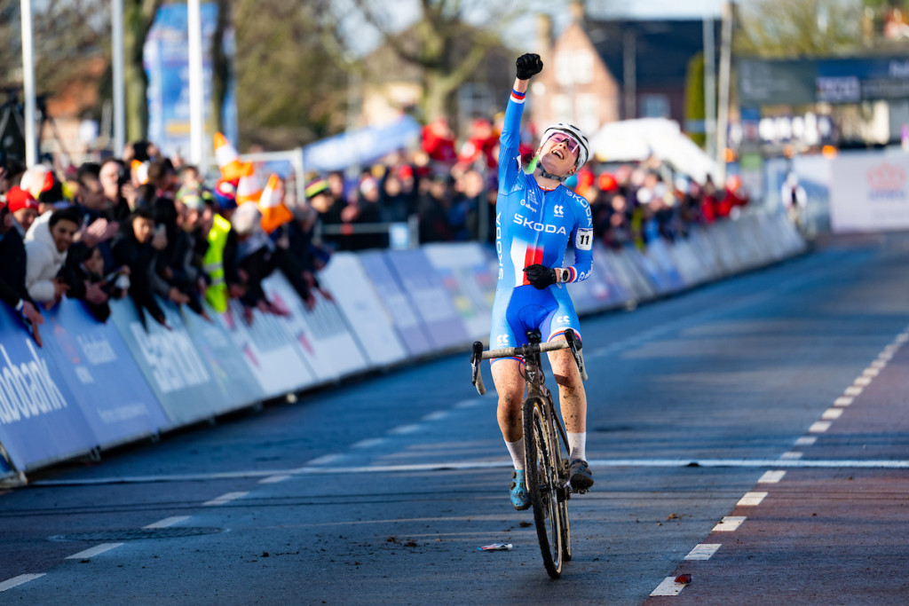 Barbora Bukovska mag weer juichen bij junioren dames op het WK