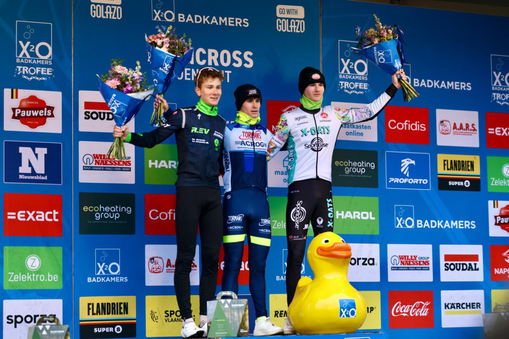 Azencross 25 credit Bram podium junioren heren.jpeg (247 KB)