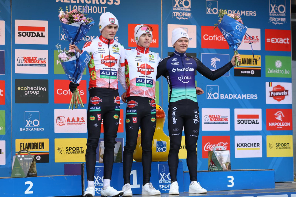 Azencross credit Bram podium U23 heren.jpeg (247 KB)