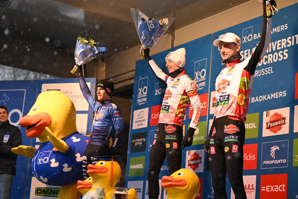 credit Julien Brussel 26 podium elite heren.jpeg (228 KB)