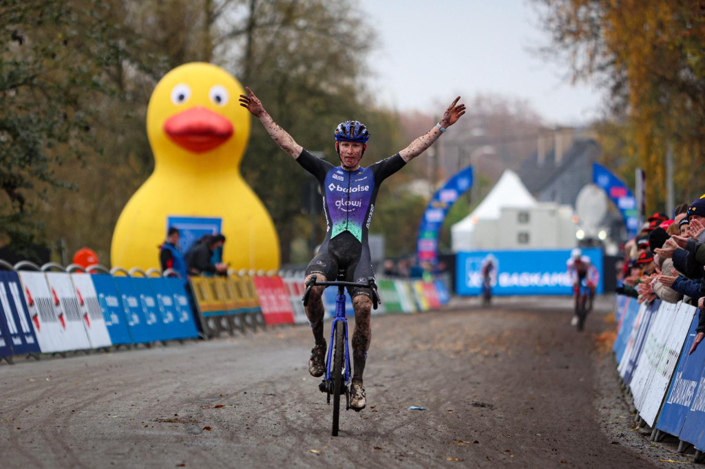 Flandriencross credit Yefrifotos Arthur wint bij U23.jpeg (182 KB)