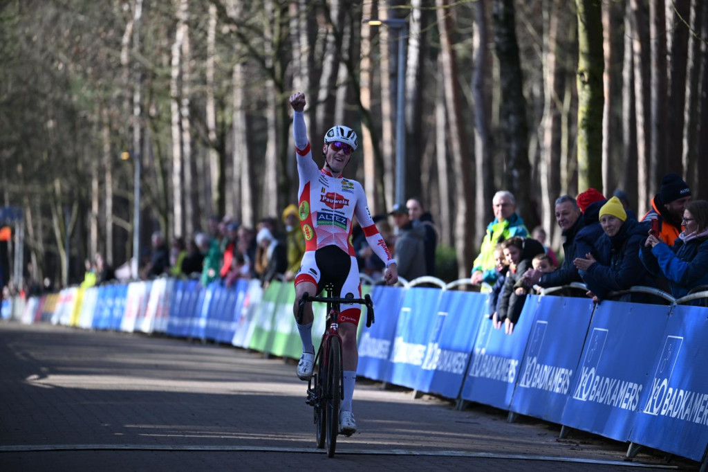 Yordi Corsus triomfeert bij U23 in Lille