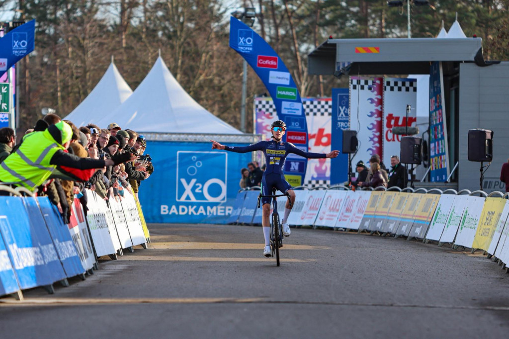 Giel wint credit Yefrifotos.jpeg (214 KB)