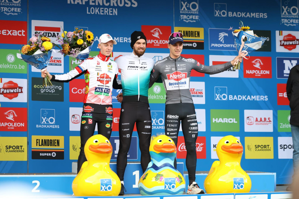 credit Bram podium heren Lokeren.jpeg (246 KB)