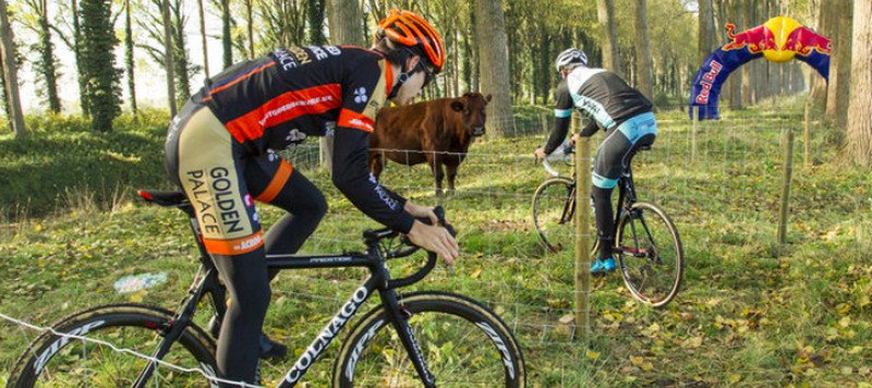 Video: nieuwe zege van Wout van Aert in... Moerkerke 