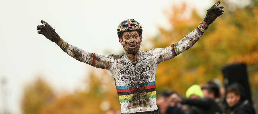 Wout van Aert na winst in Gavere: 'Niet opgeven werd beloond'