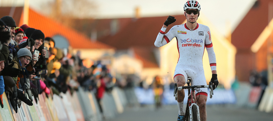 Van der Poel en Cant winnen en verstevigen leiderspositie in Wereldbeker