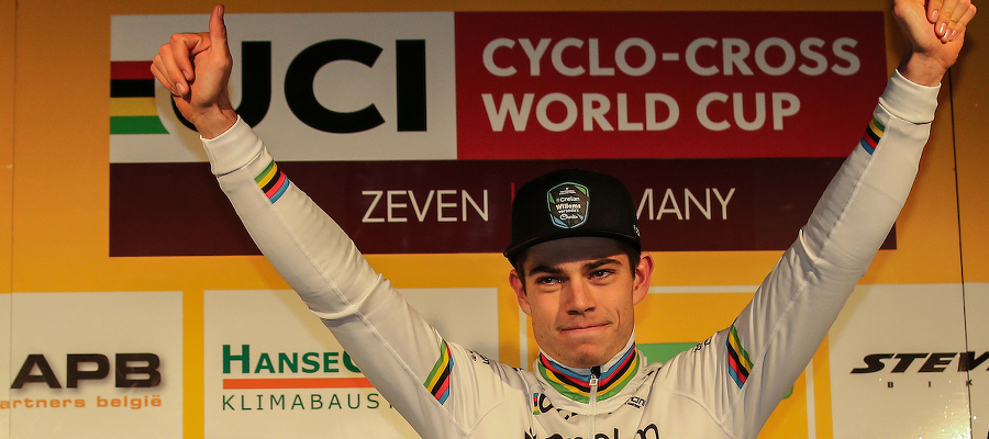 Wout van Aert met eerste wereldbekerzege van het seizoen