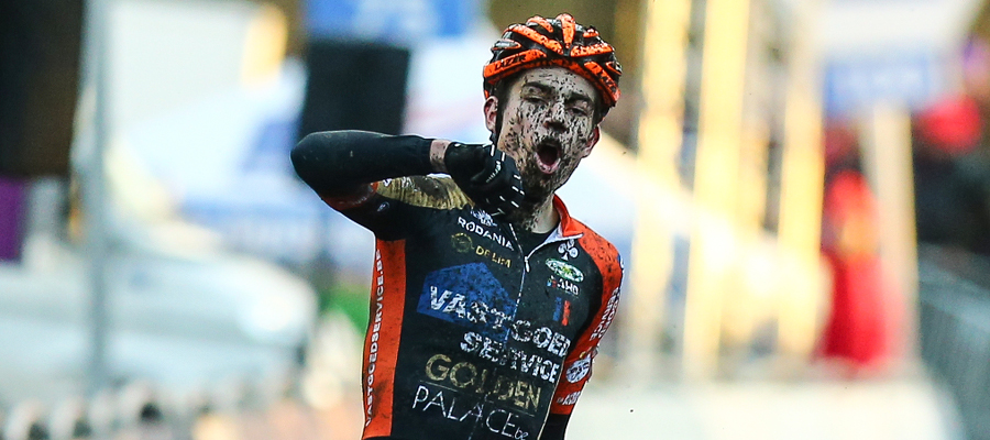 Wout van Aert demonstreert in Essen en leidt comfortabel in Bpost Bank Trofee