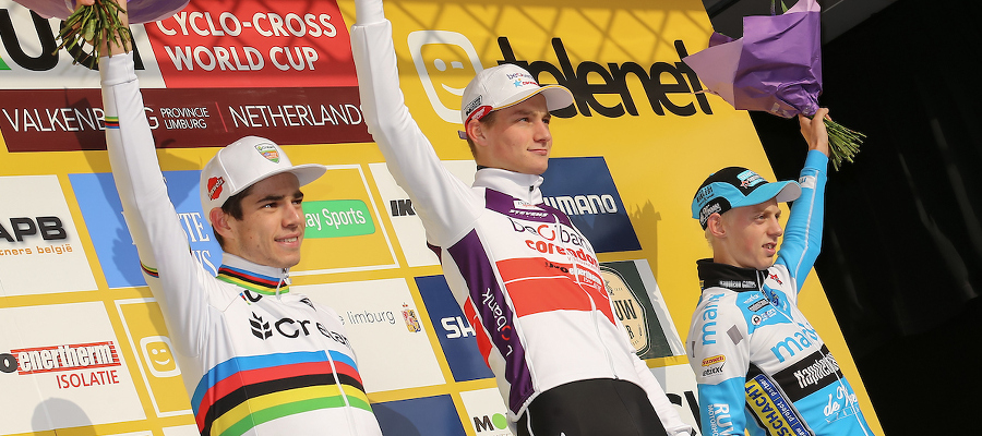 In Valkenburg benut Van der Poel dan weer foutje van Van Aert