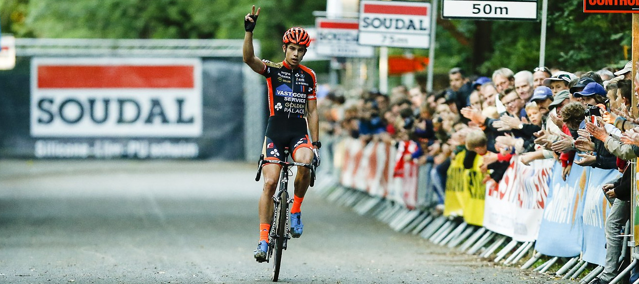 Van Aert haalt het in Neerpelt van Pauwels en Sweeck